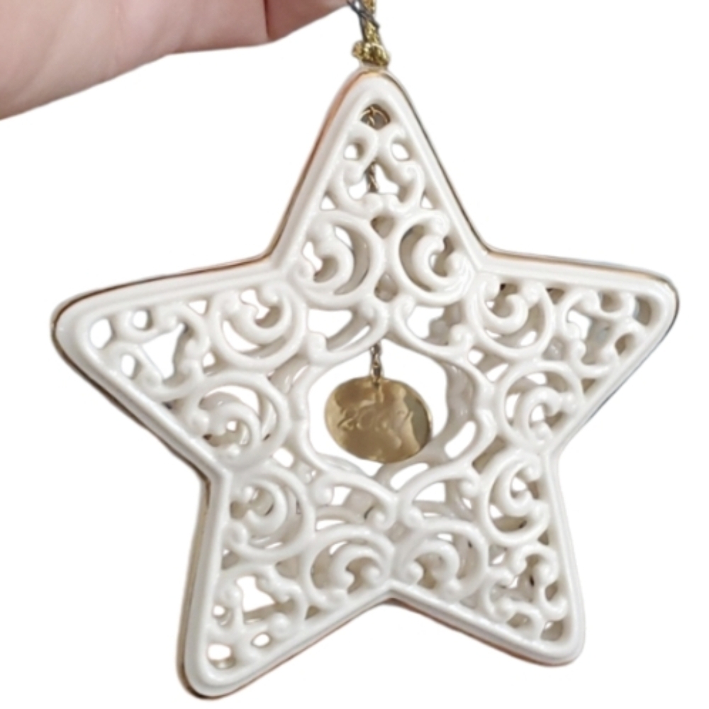 LENOX Star of Lace Annual 2007‎ Porcelain Gold Christmas Tree Ornament